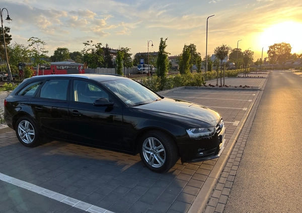 Audi A4 cena 39900 przebieg: 305000, rok produkcji 2013 z Pleszew małe 92